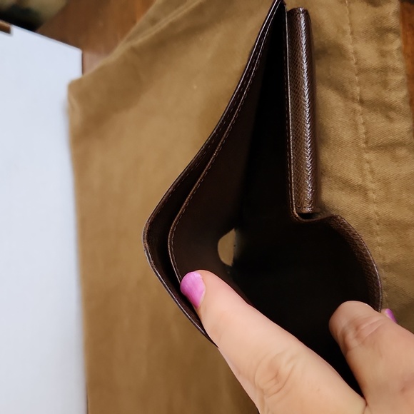 Louis Vuitton Brown Epi Bifold Wallet - Picture 8 of 15